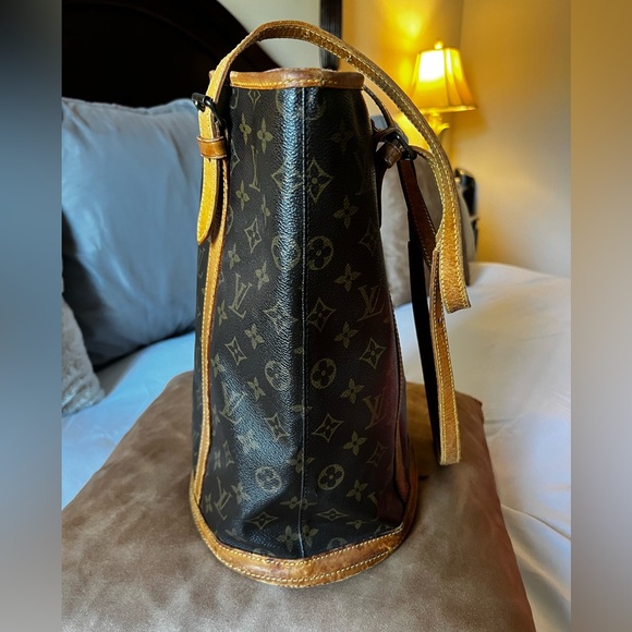 Louis Vuitton Monogram Vintage GM Bucket Bag - Picture 3 of 14